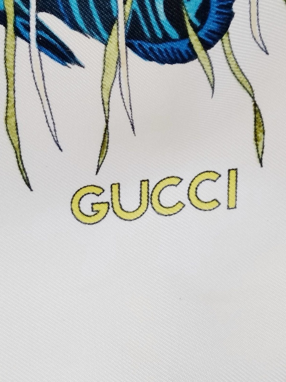 Vintage Gucci Scarf Silk Fish Design - Picture 2 of 7